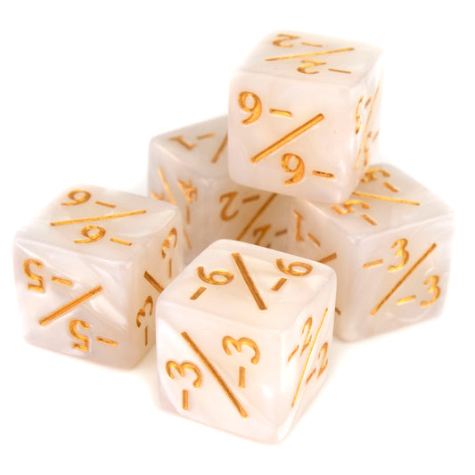 Token Dice x5 - 16mm -/- - Pearl White (Gold)